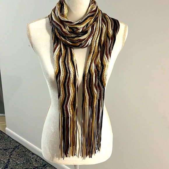Luxurious neutrals wrap pashmina with fringe - Picture 2 of 5